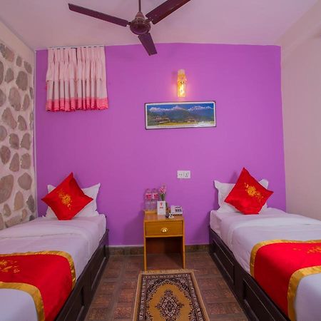 Hotel Fewa Corner & Restro Pokhara Exteriör bild