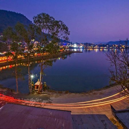 Hotel Fewa Corner & Restro Pokhara Exteriör bild
