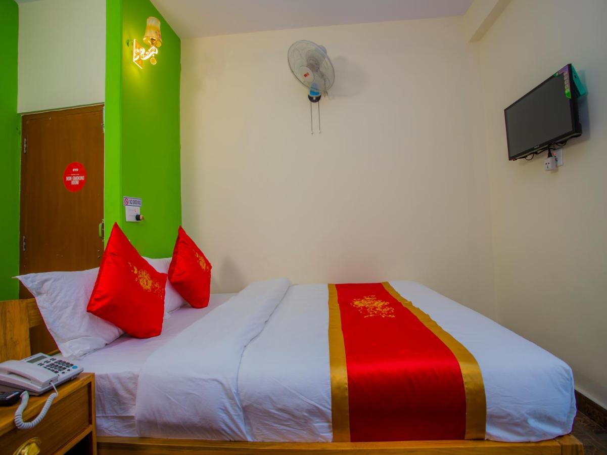 Hotel Fewa Corner & Restro Pokhara Exteriör bild