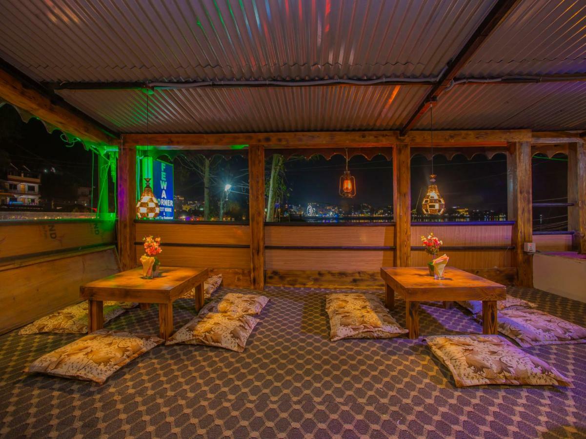 Hotel Fewa Corner & Restro Pokhara Exteriör bild