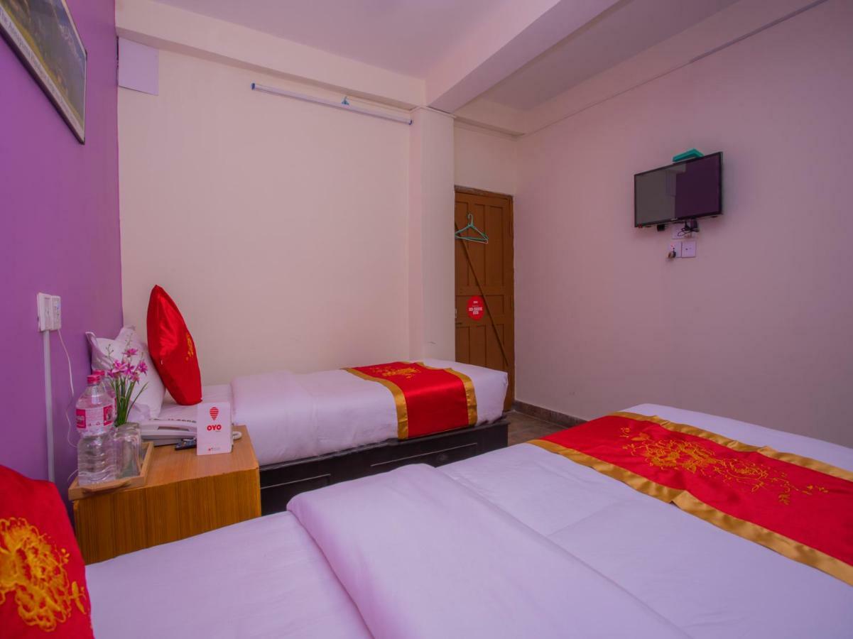 Hotel Fewa Corner & Restro Pokhara Exteriör bild