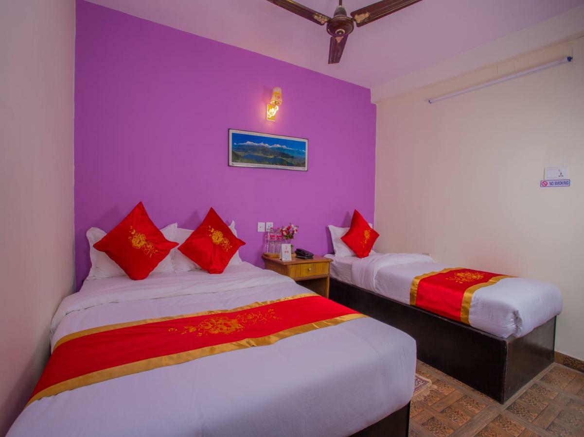Hotel Fewa Corner & Restro Pokhara Exteriör bild