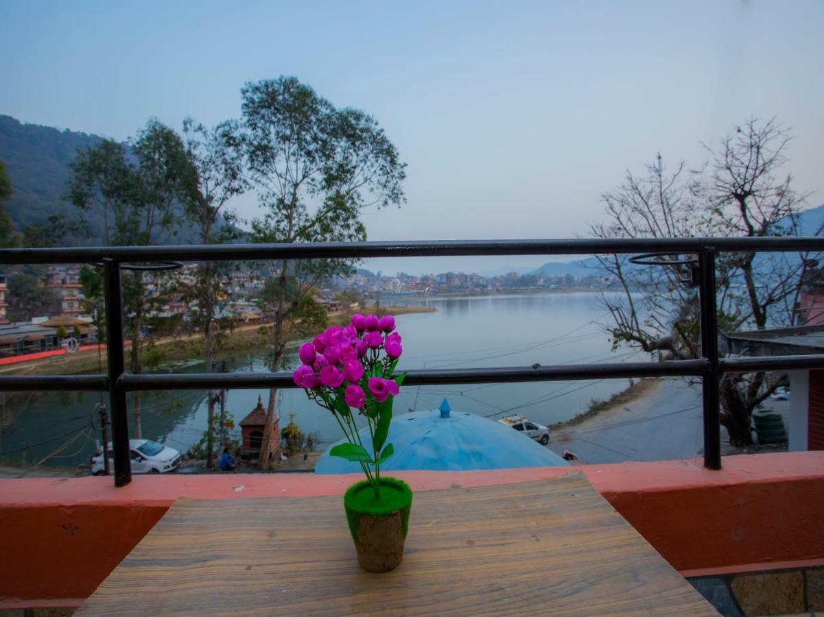 Hotel Fewa Corner & Restro Pokhara Exteriör bild