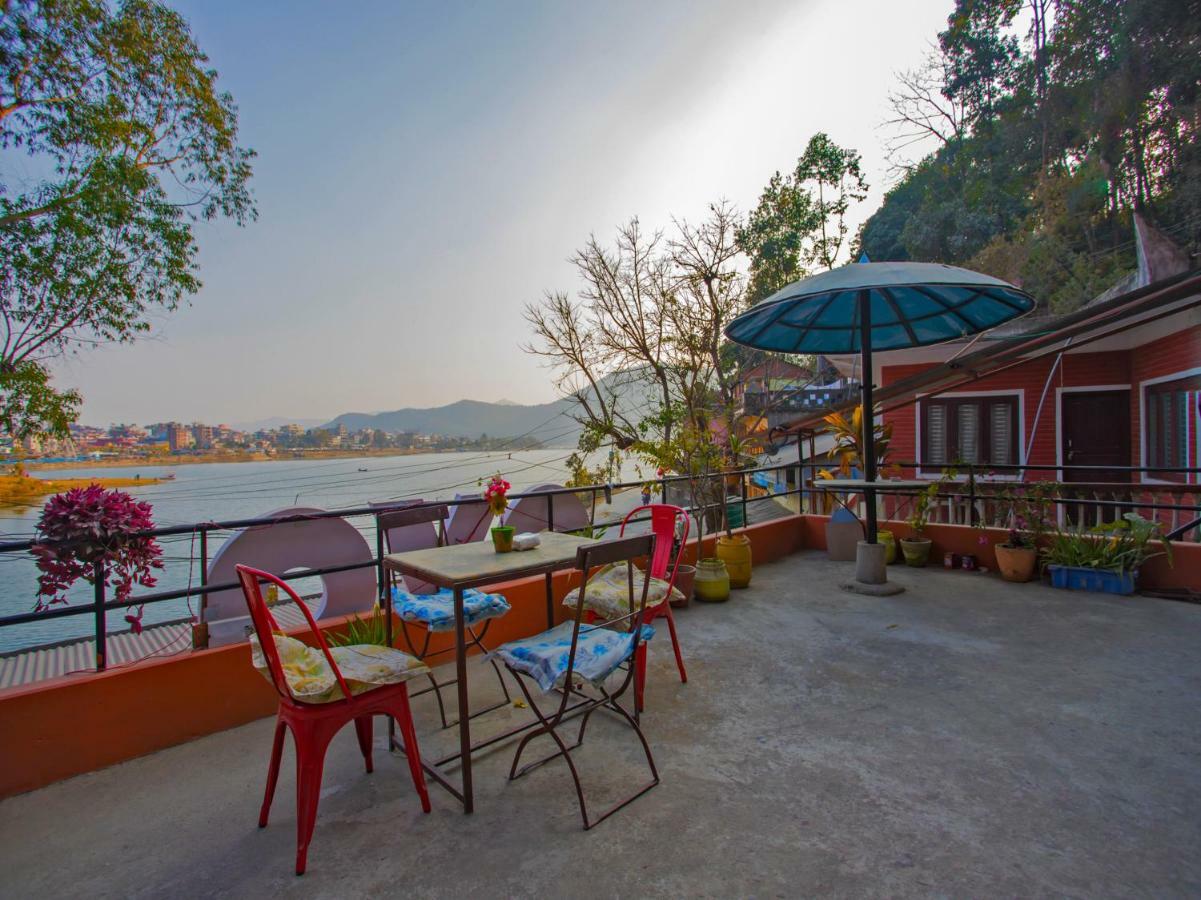 Hotel Fewa Corner & Restro Pokhara Exteriör bild
