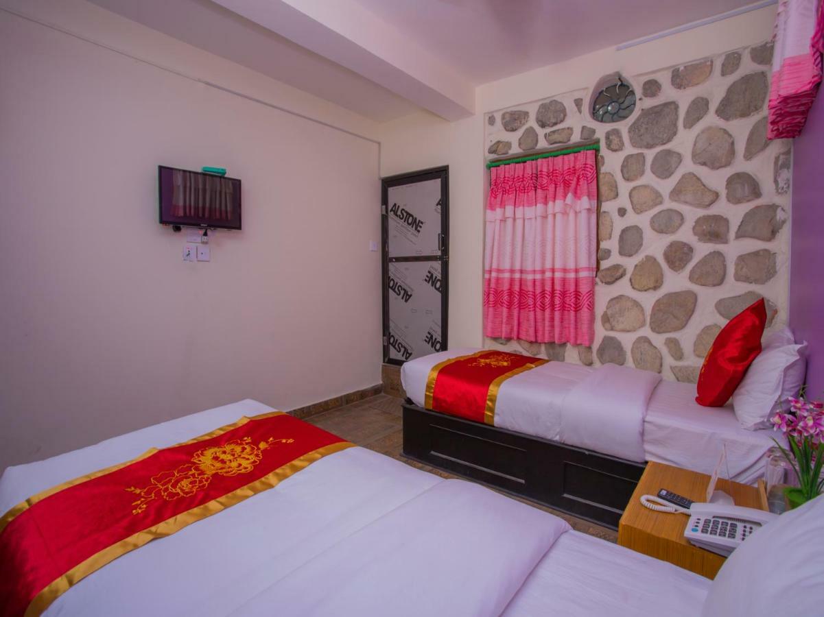 Hotel Fewa Corner & Restro Pokhara Exteriör bild