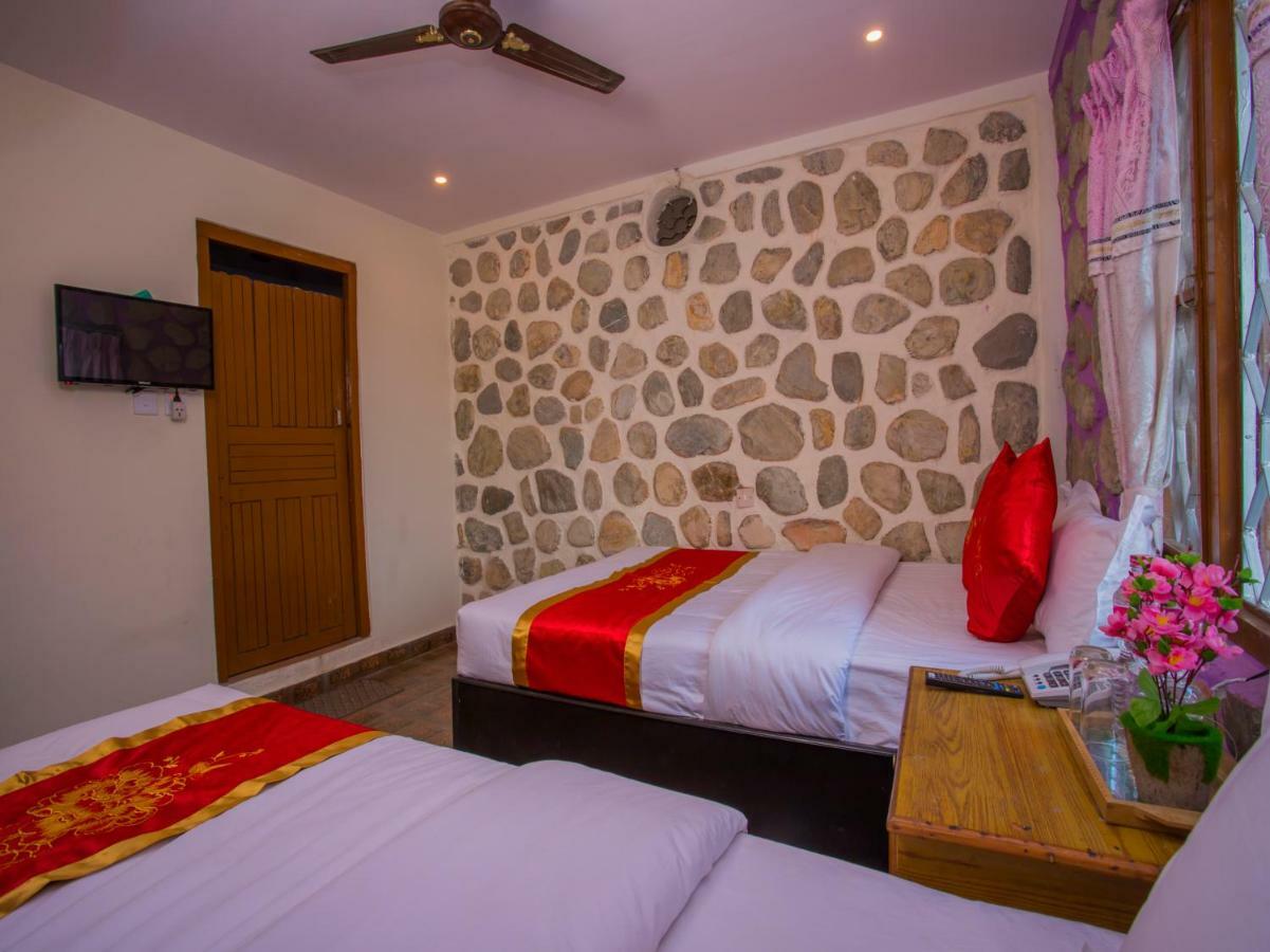 Hotel Fewa Corner & Restro Pokhara Exteriör bild