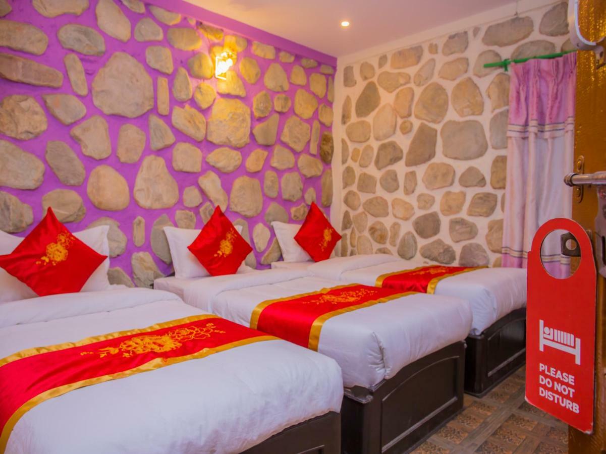 Hotel Fewa Corner & Restro Pokhara Exteriör bild