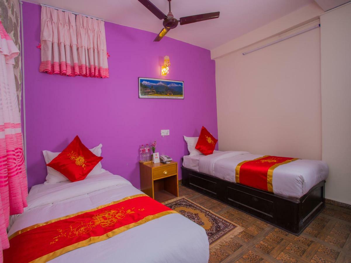 Hotel Fewa Corner & Restro Pokhara Exteriör bild