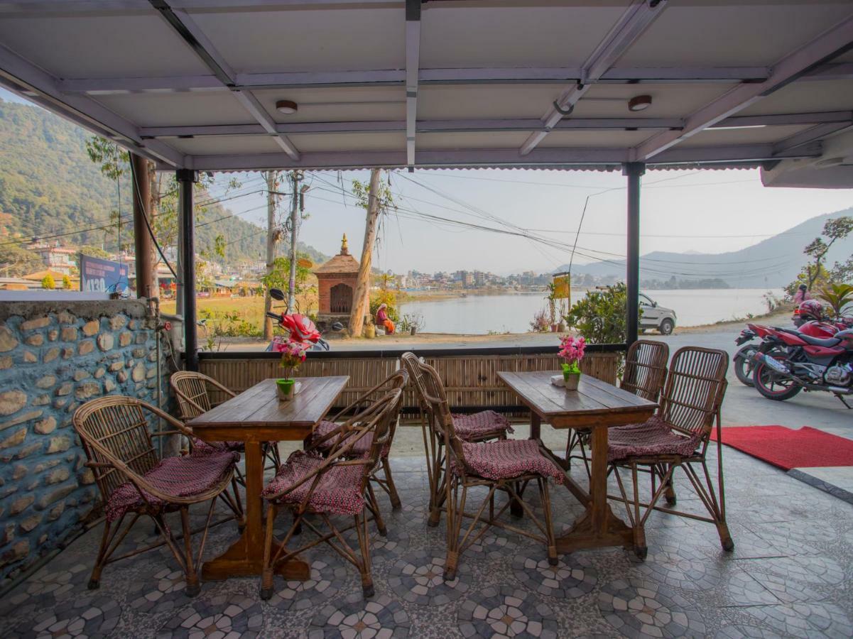 Hotel Fewa Corner & Restro Pokhara Exteriör bild